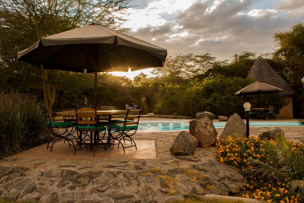 AJM Tours & Safaris - Ziwa Bush Lodge